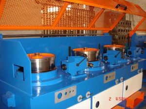 Straight line type wire drawing machine